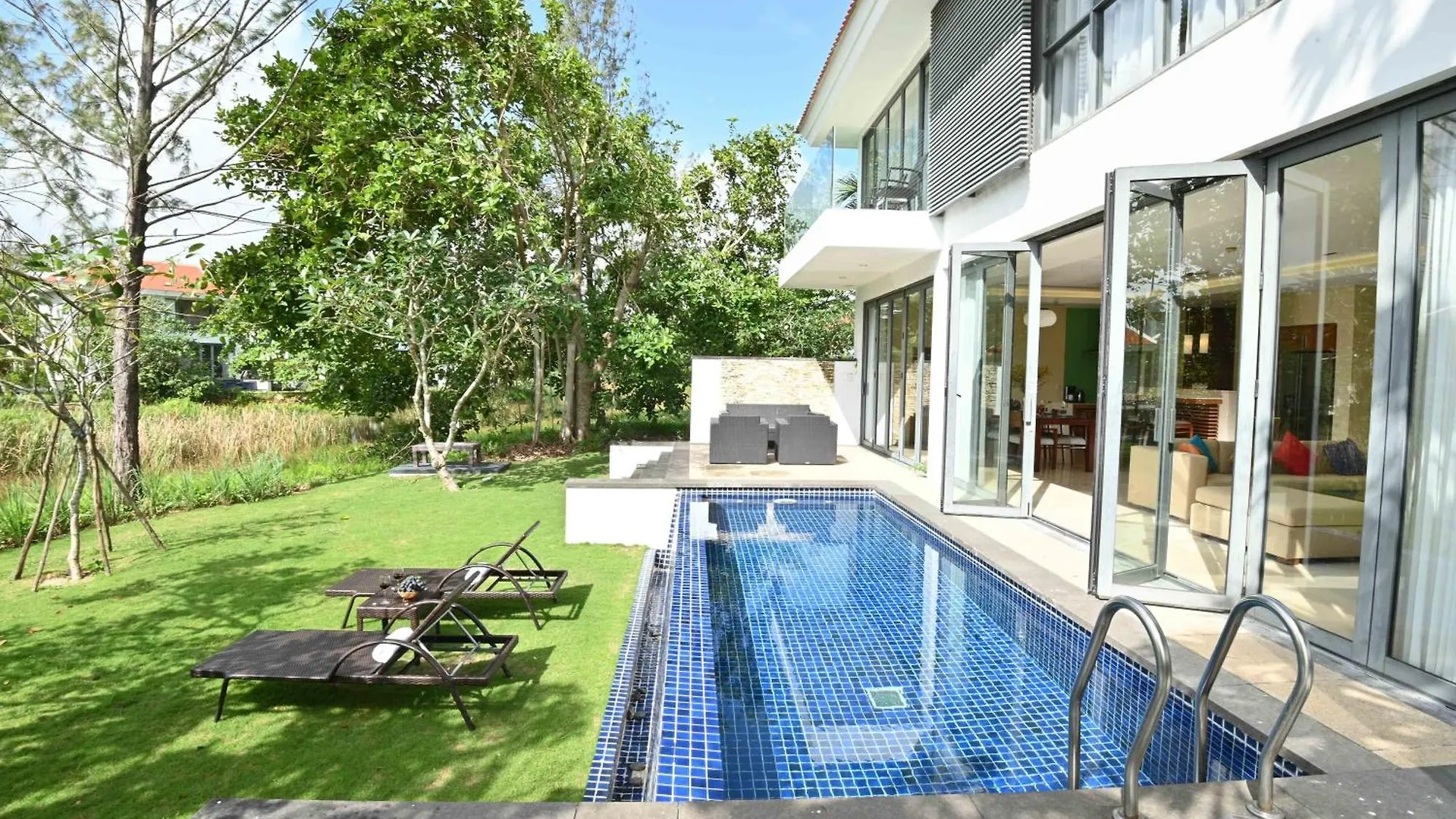 Resort Astana Villa Non Nuoc Beach Da Nang