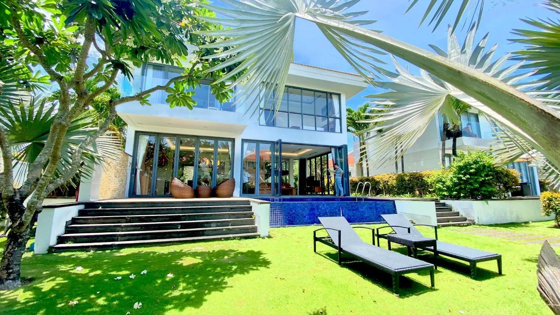 ***** Resort Astana Villa Non Nuoc Beach Da Nang Vietnam