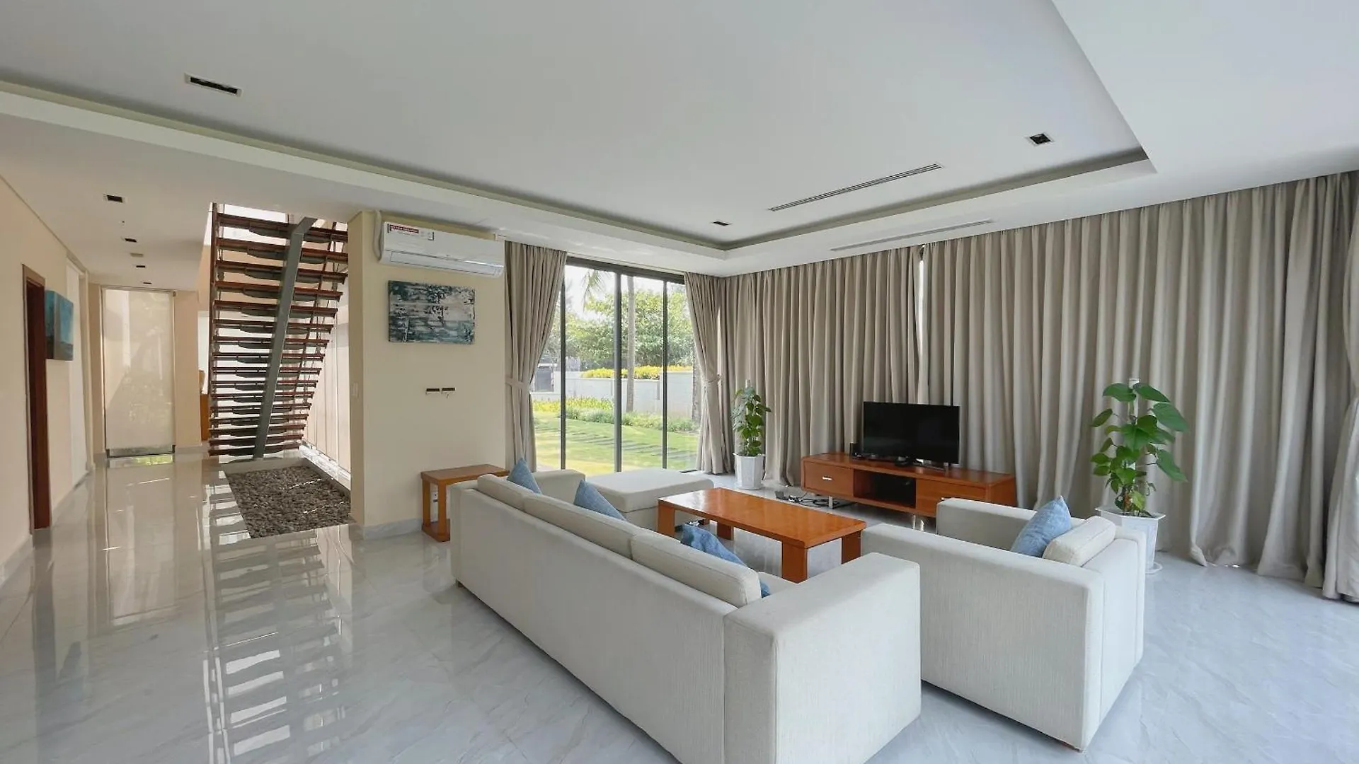 Astana Villa Non Nuoc Beach Da Nang 5*,  Vietnam
