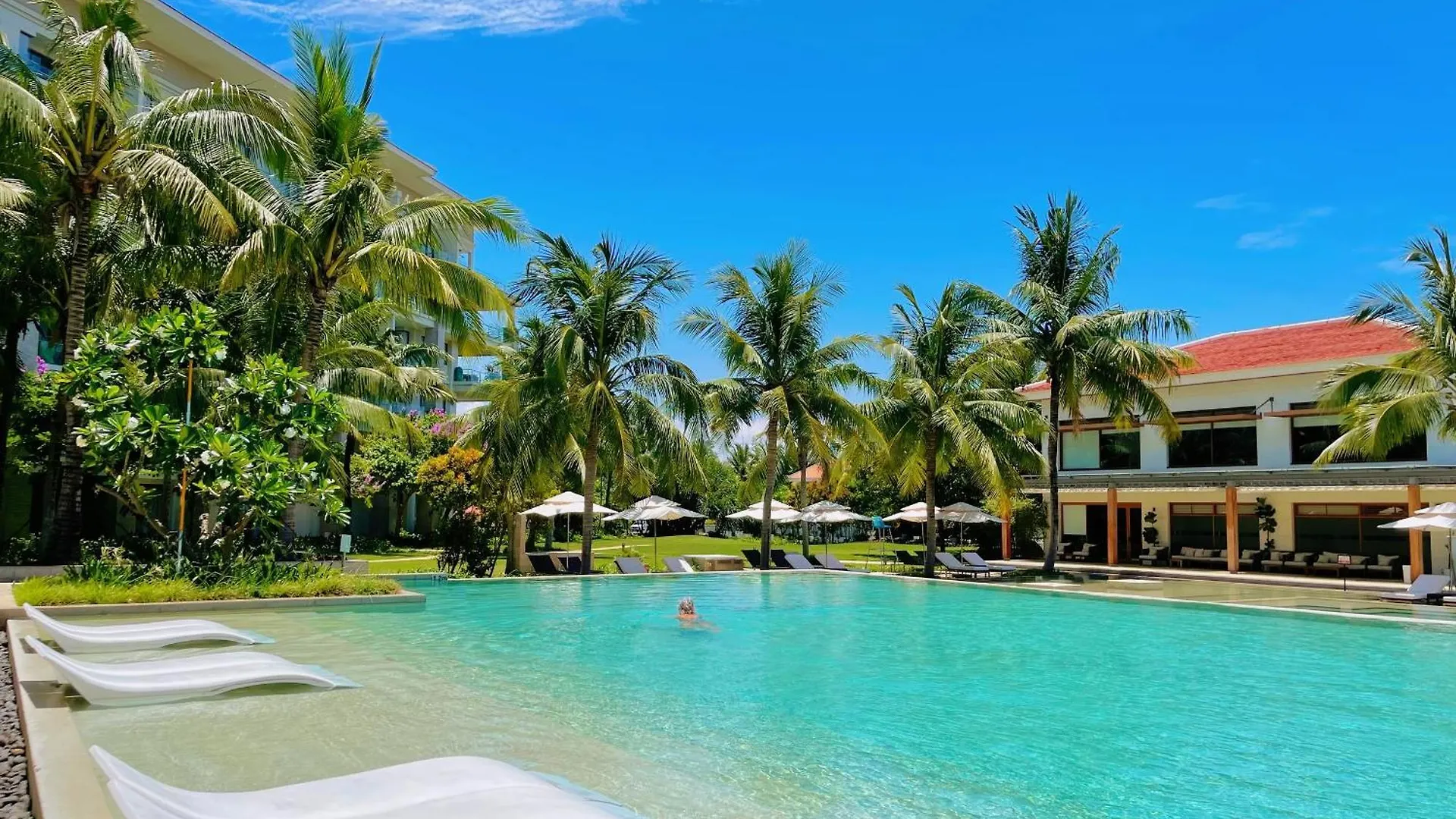 Astana Villa Non Nuoc Beach Da Nang 5*,