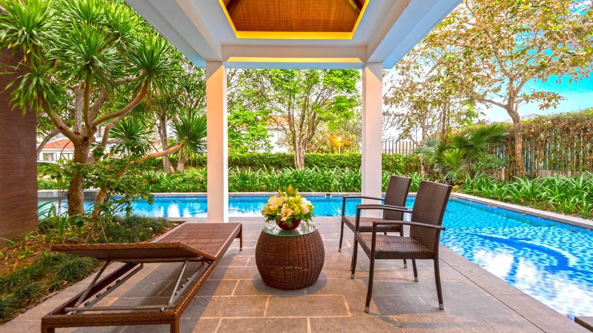 ***** Resort Astana Villa Non Nuoc Beach Da Nang Vietnam