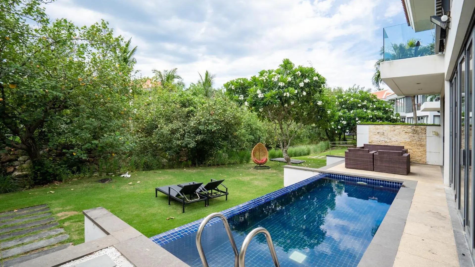 Astana Villa Non Nuoc Beach Da Nang