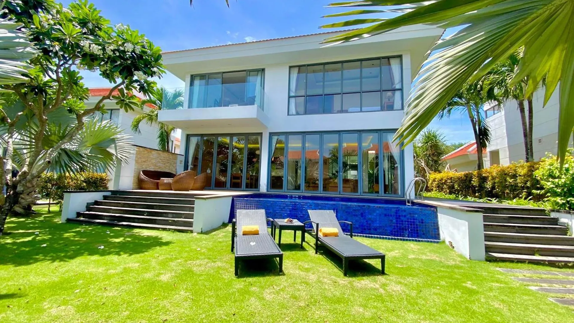 Astana Villa Non Nuoc Beach Da Nang Resort